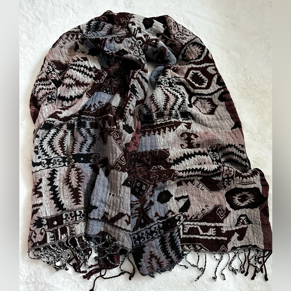 Aritzia wilfred rectangle long scarf 50% wool